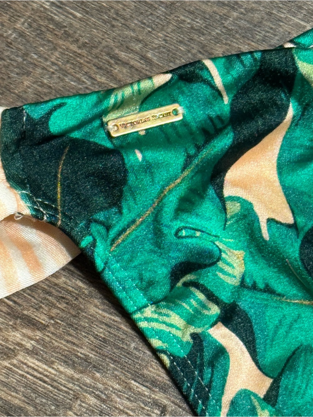 Victoria's Secret Bombshell Bikini Green Palm Leaf Print Bikini Set 34C/Med - Picture 4 of 11